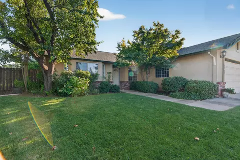 4982 Tralee Ln, Redding, CA 96001 photo 2