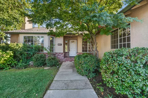 4982 Tralee Ln, Redding, CA 96001 photo 3