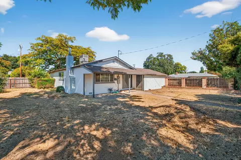 Exterior - 810 Cascade Ave, Red Bluff, CA 96080 photo 6 of 8