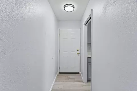 Entry Way - 810 Cascade Ave, Red Bluff, CA 96080 photo 1 of 1
