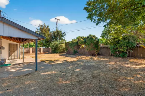 Exterior - 810 Cascade Ave, Red Bluff, CA 96080 photo 7 of 8