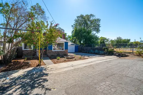 Exterior - 2163 Grape Ave, Redding, CA 96001 photo 9 of 17