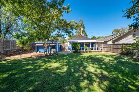 Exterior - 2163 Grape Ave, Redding, CA 96001 photo 6 of 17
