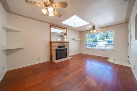 Living - 2163 Grape Ave, Redding, CA 96001 photo 3 of 4