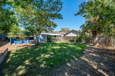 Exterior - 2163 Grape Ave, Redding, CA 96001 photo 10 of 17