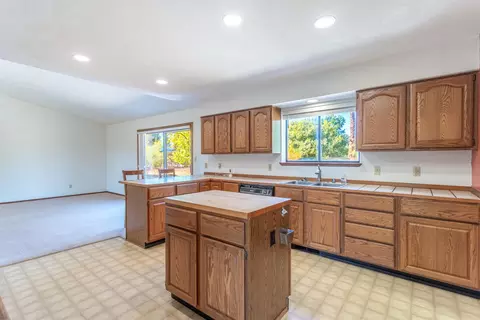 19935 Paso Robles Ave, Redding, CA 96003 photo 6