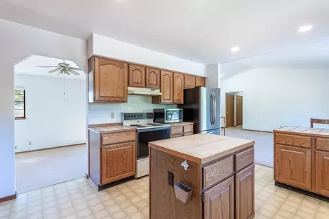 19935 Paso Robles Ave, Redding, CA 96003 photo 7