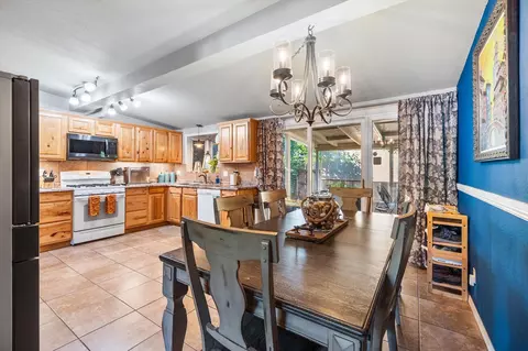 Dining - 2854 Churn Ct, Redding, CA 96002 photo 1 of 4