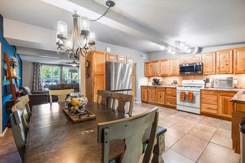 Dining - 2854 Churn Ct, Redding, CA 96002 photo 3 of 4