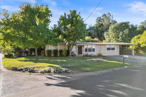 2854 Churn Ct, Redding, CA 96002