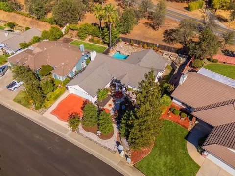 View/Area - 3570 Old Lantern Dr, Redding, CA 96003 photo 5 of 6