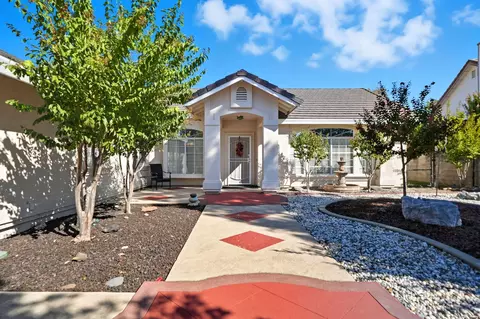 Exterior - 3570 Old Lantern Dr, Redding, CA 96003 photo 3 of 8