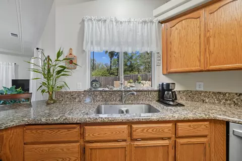Kitchen - 3570 Old Lantern Dr, Redding, CA 96003 photo 2 of 3