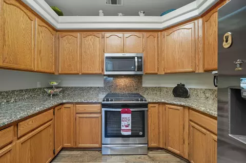 Kitchen - 3570 Old Lantern Dr, Redding, CA 96003 photo 3 of 3