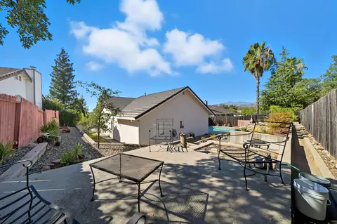 Exterior - 3570 Old Lantern Dr, Redding, CA 96003 photo 8 of 8