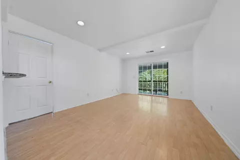 Living - 215 Washington St, Red Bluff, CA 96080 photo 1 of 1