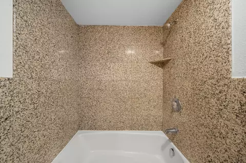 Bath - 215 Washington St, Red Bluff, CA 96080 photo 4 of 4