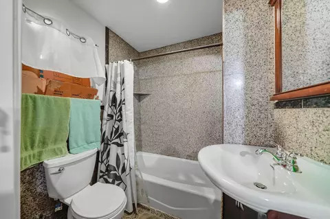 Bath - 215 Washington St, Red Bluff, CA 96080 photo 1 of 4