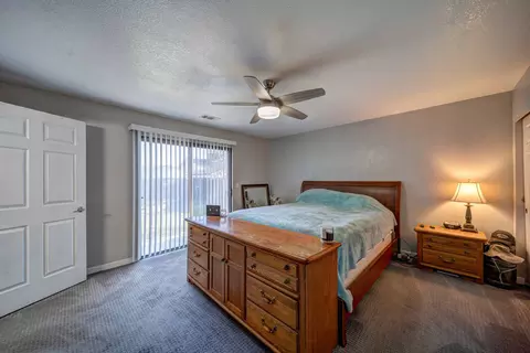 Bedroom - 6955 Yvonne Ct, Redding, CA 96001 photo 1 of 4