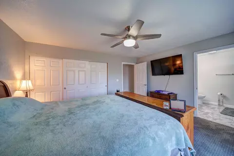 Bedroom - 6955 Yvonne Ct, Redding, CA 96001 photo 2 of 5