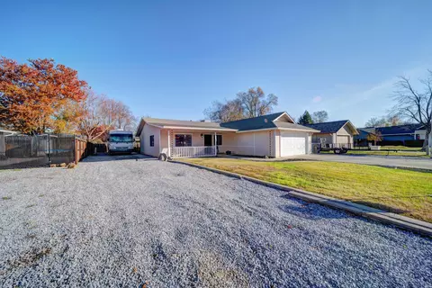 6955 Yvonne Ct, Redding, CA 96001
