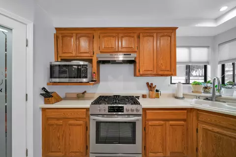 Kitchen - 6955 Yvonne Ct, Redding, CA 96001 photo 4 of 4