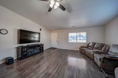 Living - 6955 Yvonne Ct, Redding, CA 96001 photo 1 of 1