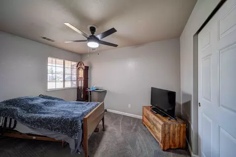 Bedroom - 6955 Yvonne Ct, Redding, CA 96001 photo 5 of 5