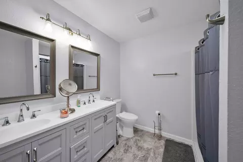 Bath - 6955 Yvonne Ct, Redding, CA 96001 photo 1 of 2