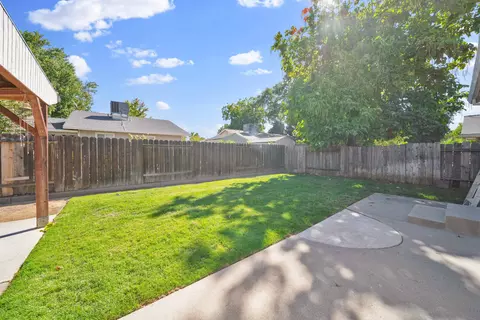 Exterior - 6955 Yvonne Ct, Redding, CA 96001 photo 9 of 9