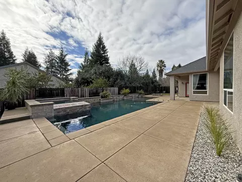 Exterior - 2807 Montana Sky Dr, Redding, CA 96002 photo 4 of 9
