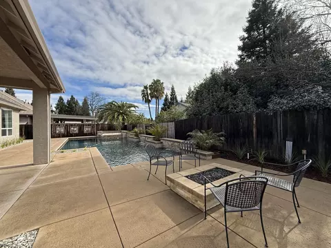 Exterior - 2807 Montana Sky Dr, Redding, CA 96002 photo 6 of 9
