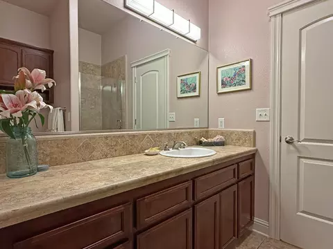 Bath - 2807 Montana Sky Dr, Redding, CA 96002 photo 1 of 6