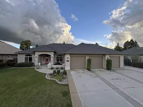2807 Montana Sky Dr, Redding, CA 96002