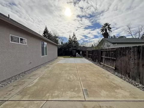Exterior - 2807 Montana Sky Dr, Redding, CA 96002 photo 9 of 9