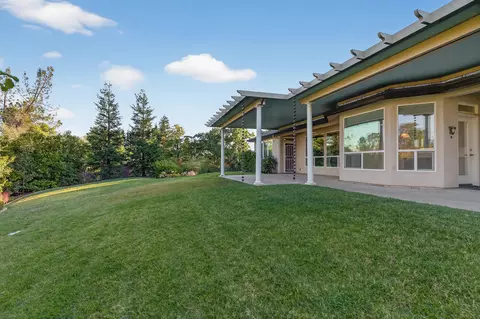 Exterior - 2275 Crescent Moon Dr, Redding, CA 96001 photo 7 of 8