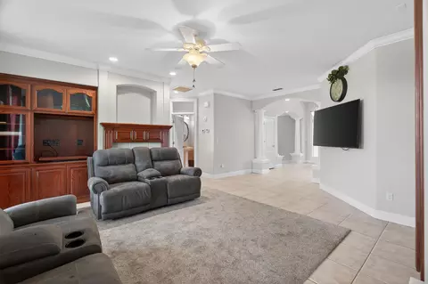 Living - 2275 Crescent Moon Dr, Redding, CA 96001 photo 3 of 4