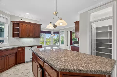 Kitchen - 2275 Crescent Moon Dr, Redding, CA 96001 photo 2 of 4
