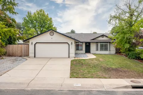 1567 Trumpet Dr, Redding, CA 96003