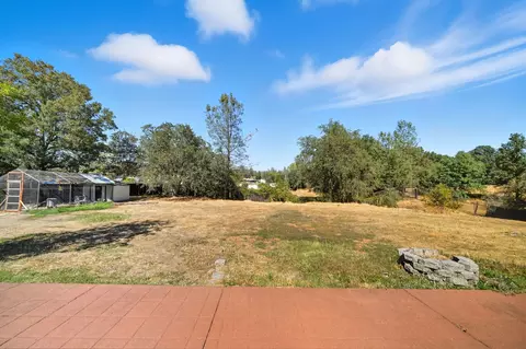 Exterior - 3488 Oasis Rd, Redding, CA 96003 photo 7 of 10