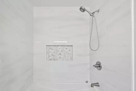 Bath - 3488 Oasis Rd, Redding, CA 96003 photo 4 of 4