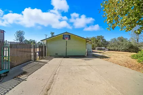 Exterior - 3488 Oasis Rd, Redding, CA 96003 photo 10 of 10