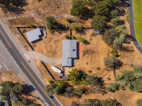 View/Area - 3488 Oasis Rd, Redding, CA 96003 photo 6 of 9