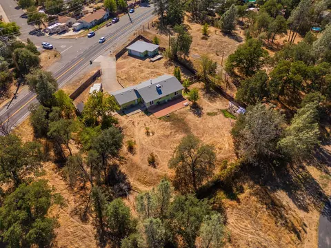 View/Area - 3488 Oasis Rd, Redding, CA 96003 photo 2 of 9
