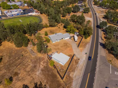 View/Area - 3488 Oasis Rd, Redding, CA 96003 photo 7 of 9