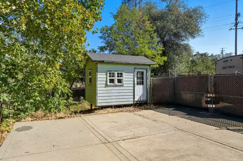 Exterior - 3488 Oasis Rd, Redding, CA 96003 photo 9 of 10