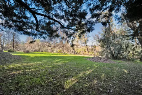 2326 Gold St, Redding, CA 96001 photo 37