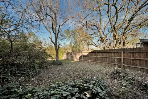 2326 Gold St, Redding, CA 96001 photo 32