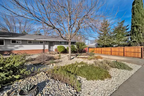 2326 Gold St, Redding, CA 96001 photo 2