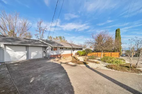 2326 Gold St, Redding, CA 96001 photo 3